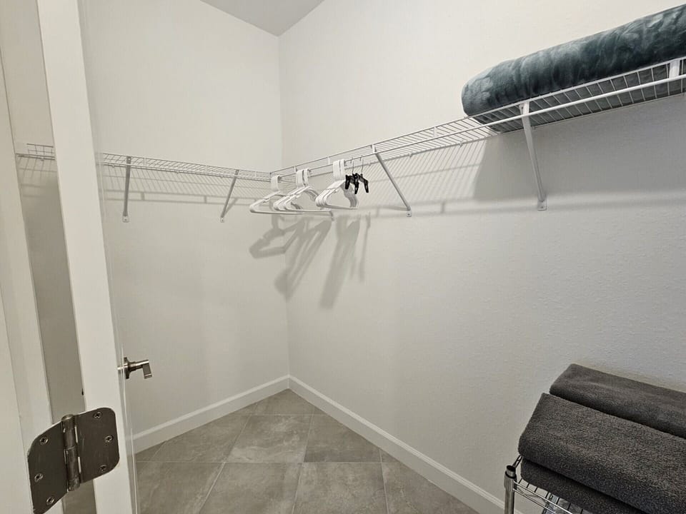 Great size master closet