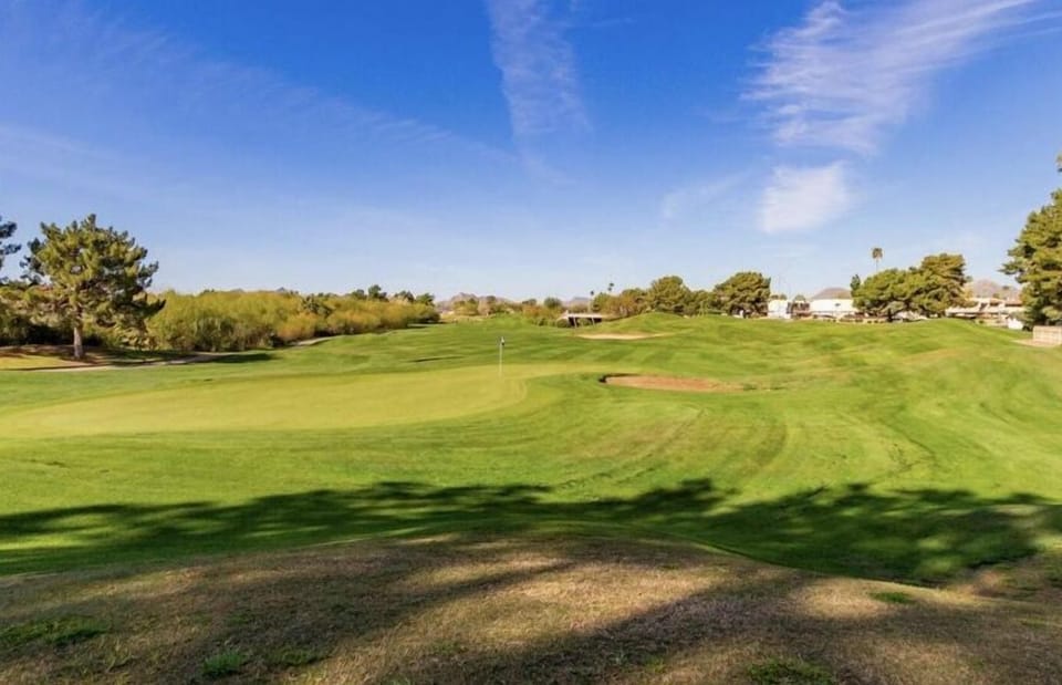 Stone Creek Golf Course surrounds the complex.