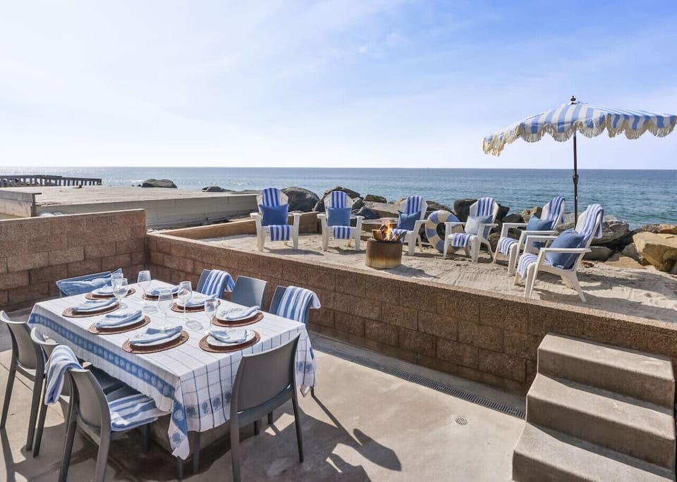 Oceanfront rental in Oceanside California, Beachfront vacation rental, Oceanside beach house, Direct beach access nearby, Private sandy backyard, Fire pit on the beach, No street between house and ocean, Walk to Oceanside Pier, Walk to restaurants and cof