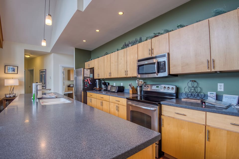 Fully applianced kitchen