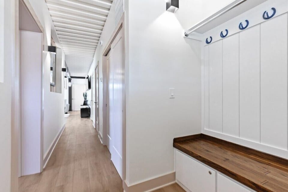 Cabin, Private Bathroom, City View (711 Stadium Container CH) | Interior