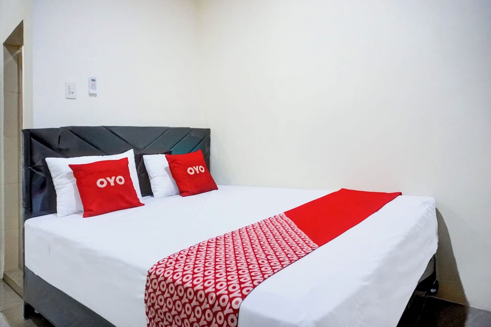 Standard Double Room | Laptop workspace, WiFi (free), bed sheets
