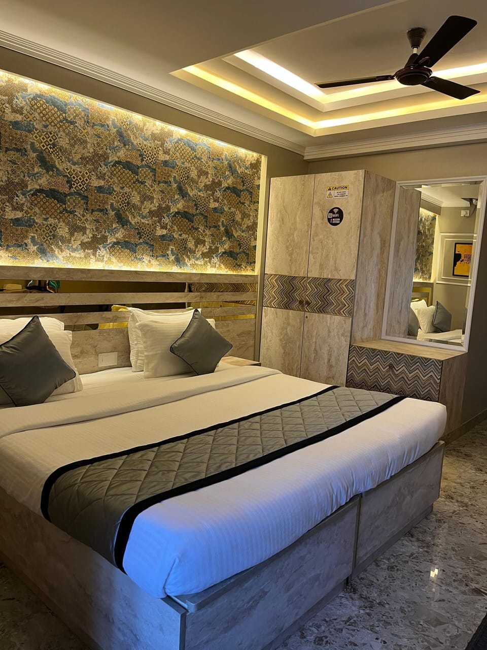 Luxury Room, 1 King Bed, Balcony | Egyptian cotton sheets, premium bedding, down comforters