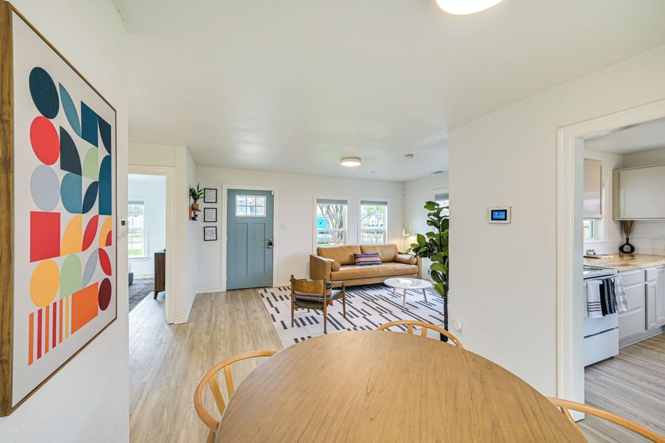 Dining Area | Dishware/Flatware