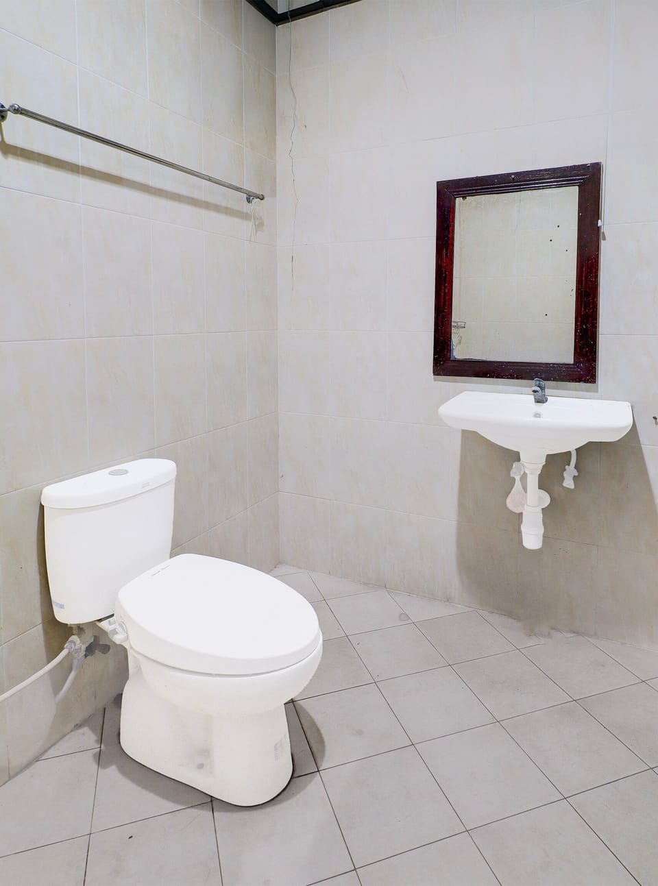 Shower, free toiletries, towels, soap