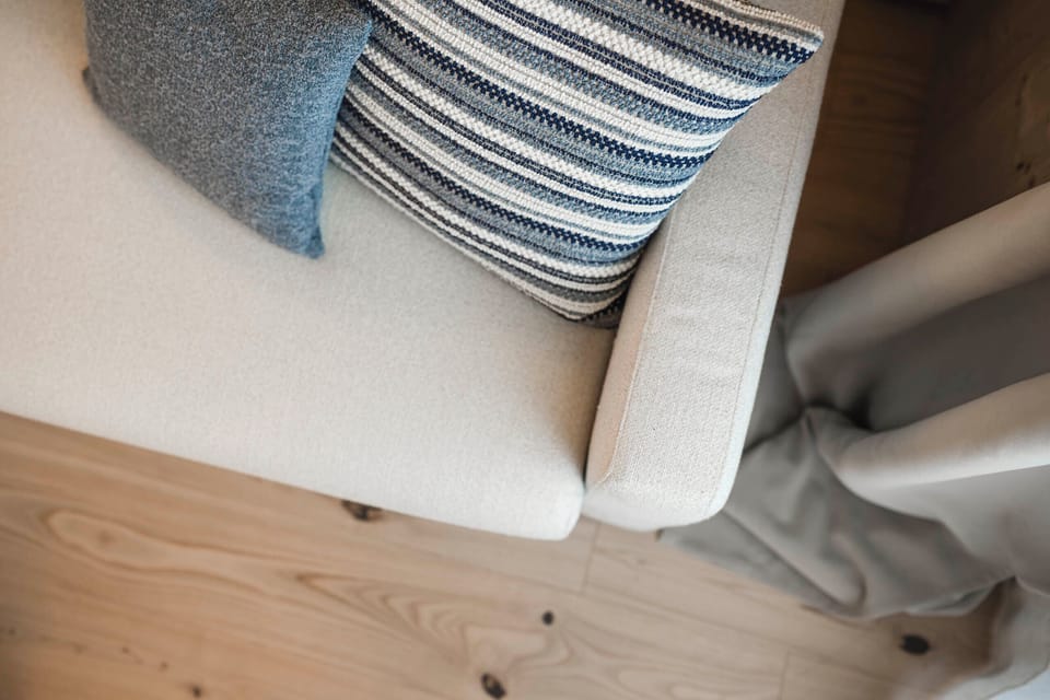 Panoramic Suite, Mountain View | Living area