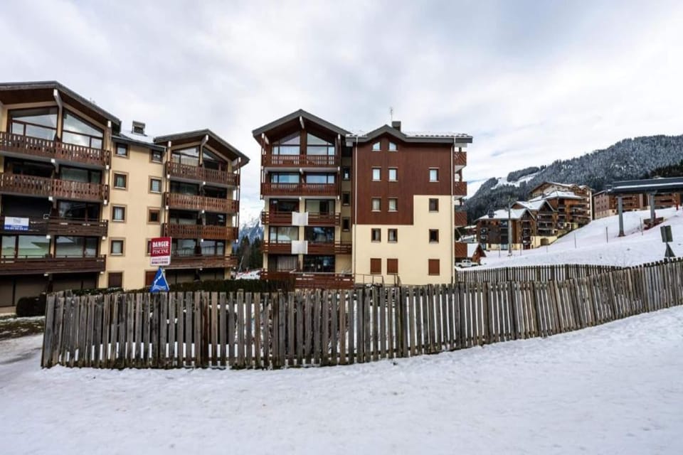 Immediate Surroundings [winter] (<1 km)