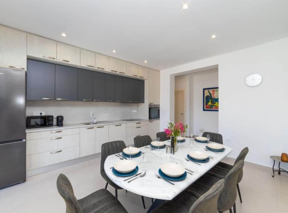 House (Holiday Home) | Private kitchen | Fridge