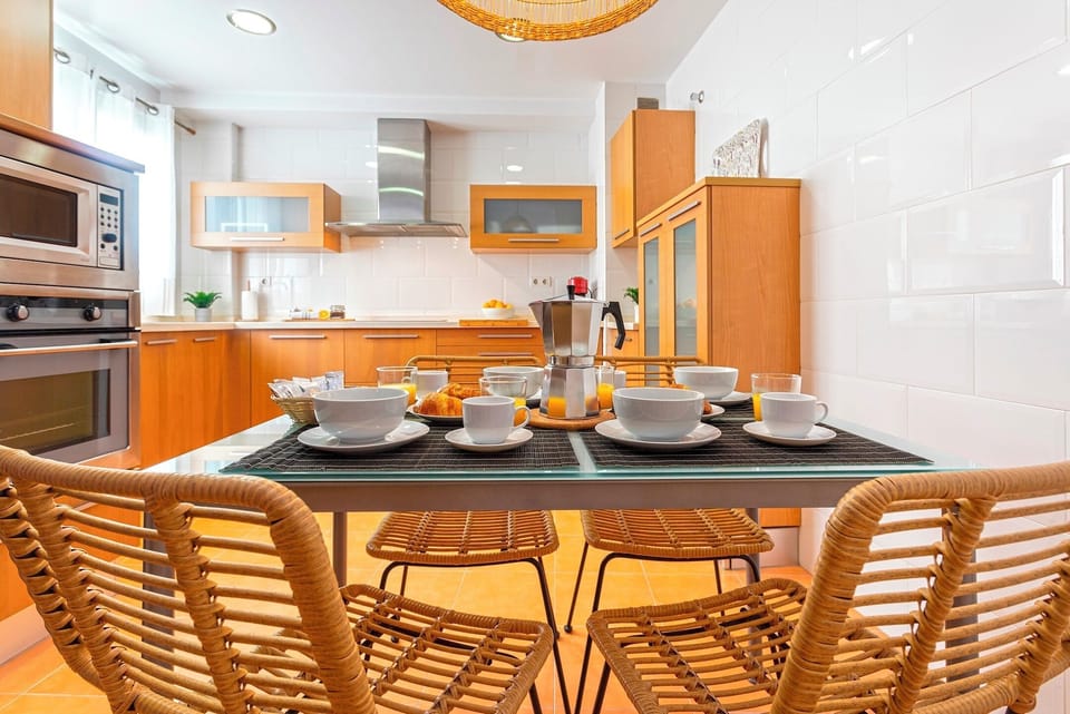 Apartment (3 Bedrooms) | In-room dining