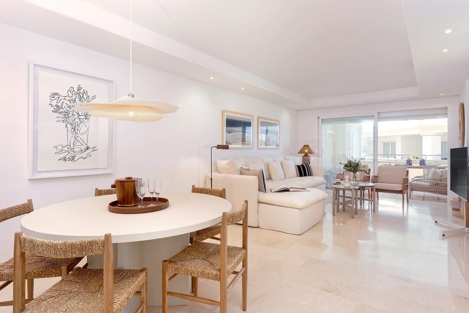 Apartment (2 Bedrooms) | Living room | TV