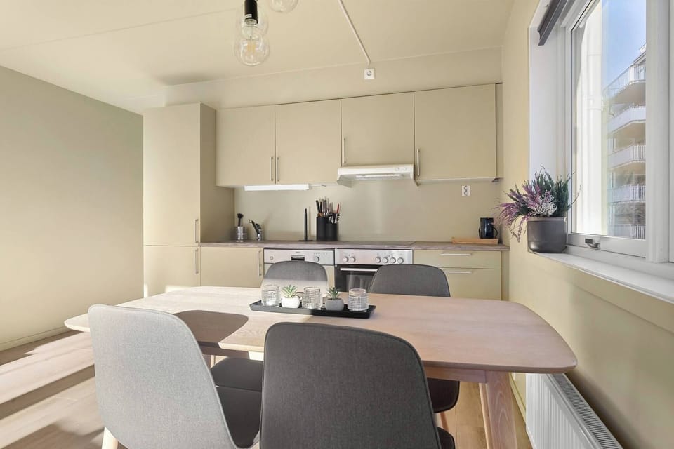 Apartment, 2 Bedrooms, Balcony | Dining room