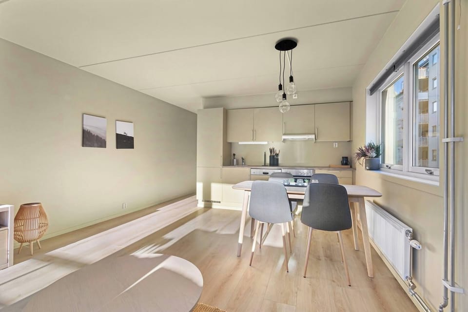 Apartment, 2 Bedrooms, Balcony | Dining room