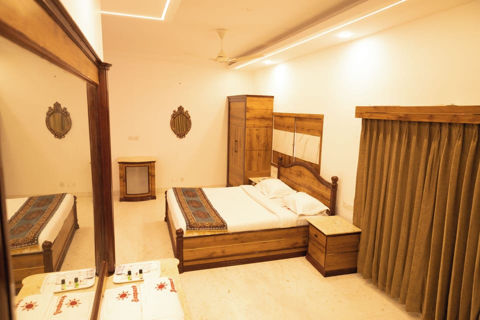 Deluxe Suite | Desk, laptop workspace, free WiFi