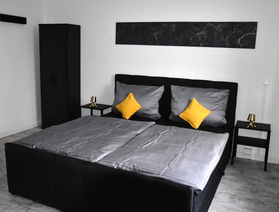 Double Room | Desk, laptop workspace, free WiFi, bed sheets