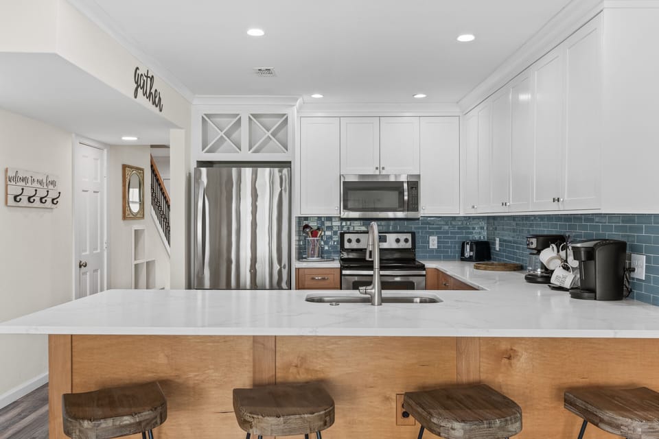Condo, 3 Bedrooms | Private kitchen | Coffee/tea maker, fridge, oven, toaster