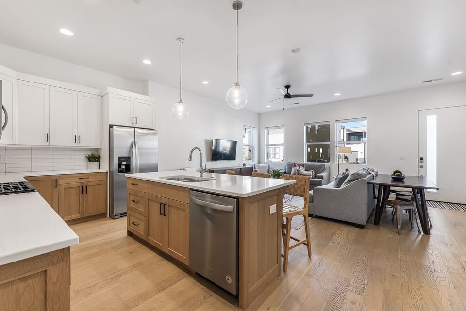 Townhome, 4 Bedrooms | Private kitchen | Coffee/tea maker, fridge, oven, toaster