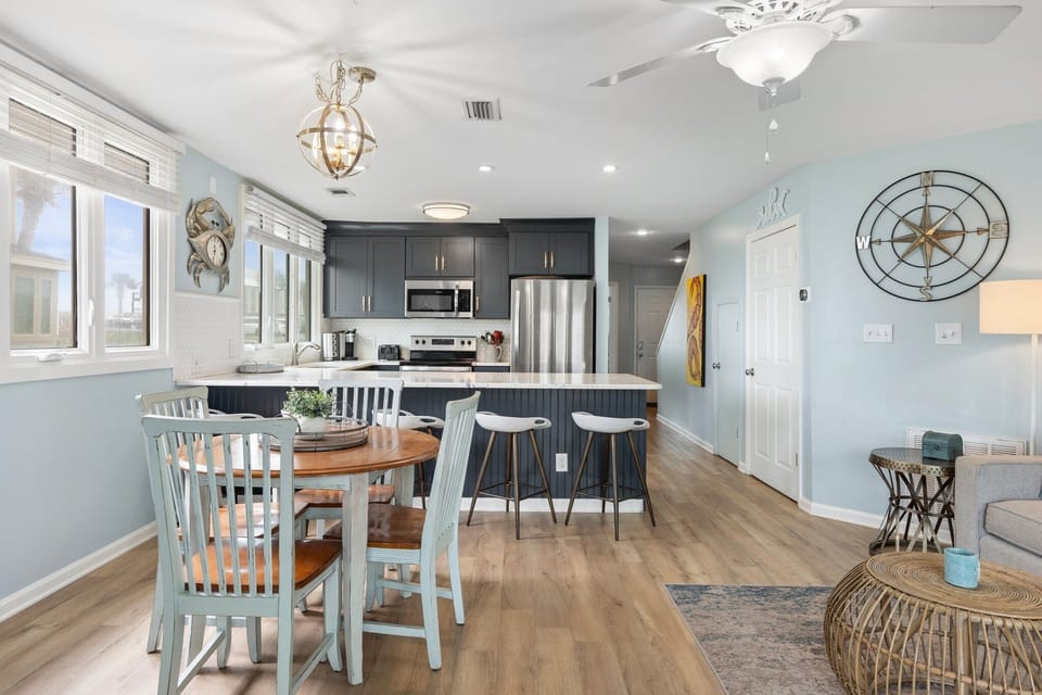 Condo, 3 Bedrooms | Private kitchen | Coffee/tea maker, fridge, oven, toaster