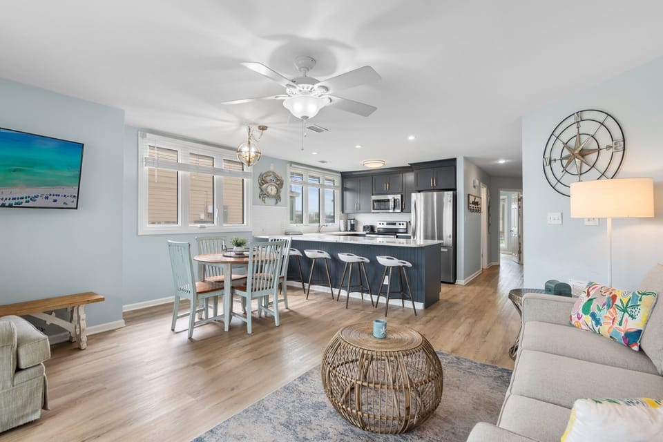 Condo, 3 Bedrooms | Living area | Smart TV