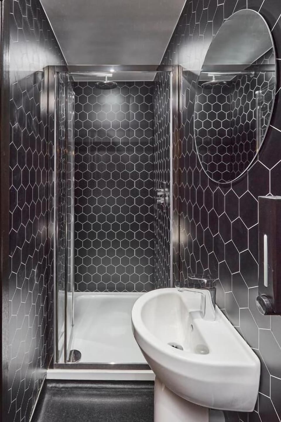 Hypo-allergenic bedding, desk, laptop workspace, free WiFi