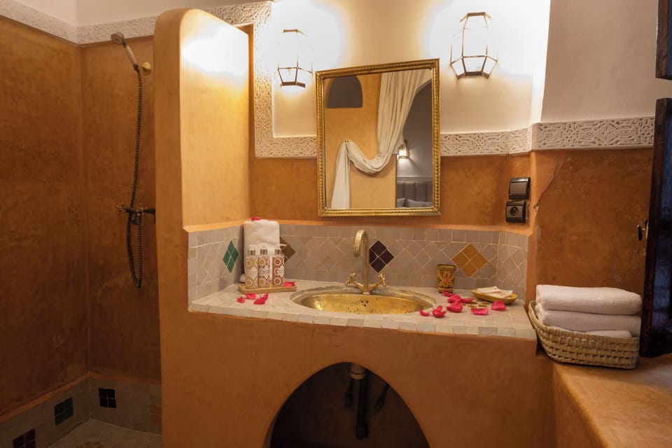 Comfort Double Room | In-room safe, blackout drapes, iron/ironing board, free WiFi