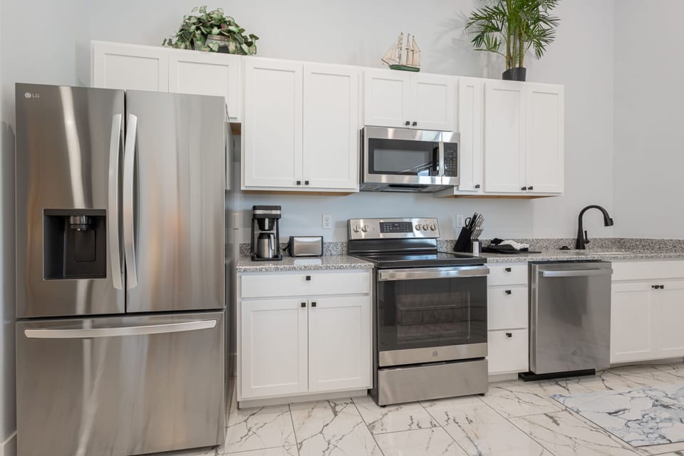 Fully Stocked Kitchen