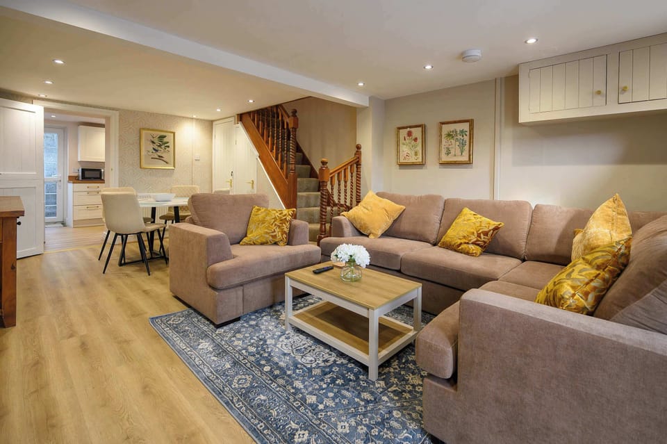 Open plan living and dining area