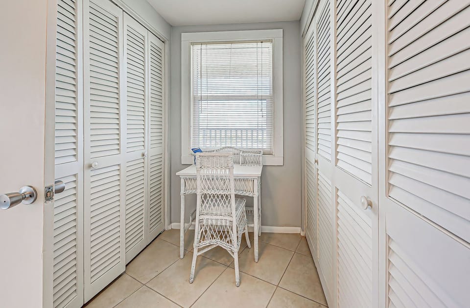 Master Bedroom Dressing Area