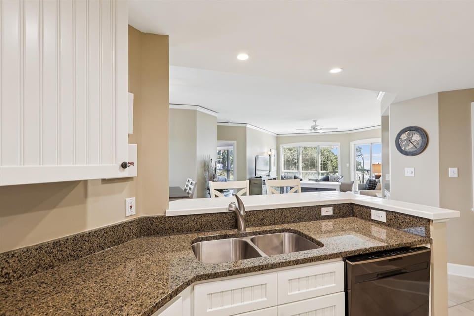Kitchen at 4402 Windsor Court North