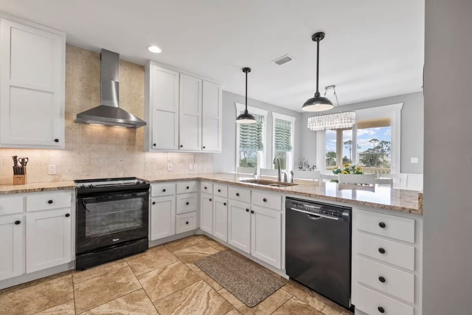 Kitchen with two ovens and FULLY stocked! Ask about kitchen items, we have a full list w/pics! (2)