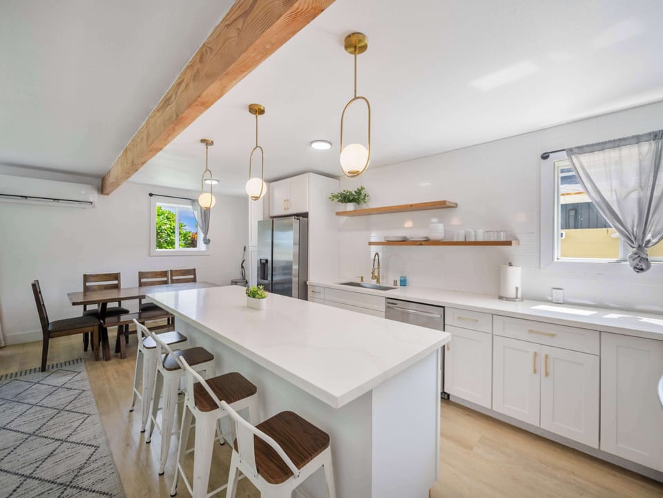 Kitchen & Dining Area