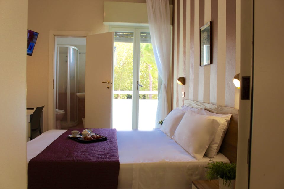 Double Room | In-room safe, desk, soundproofing