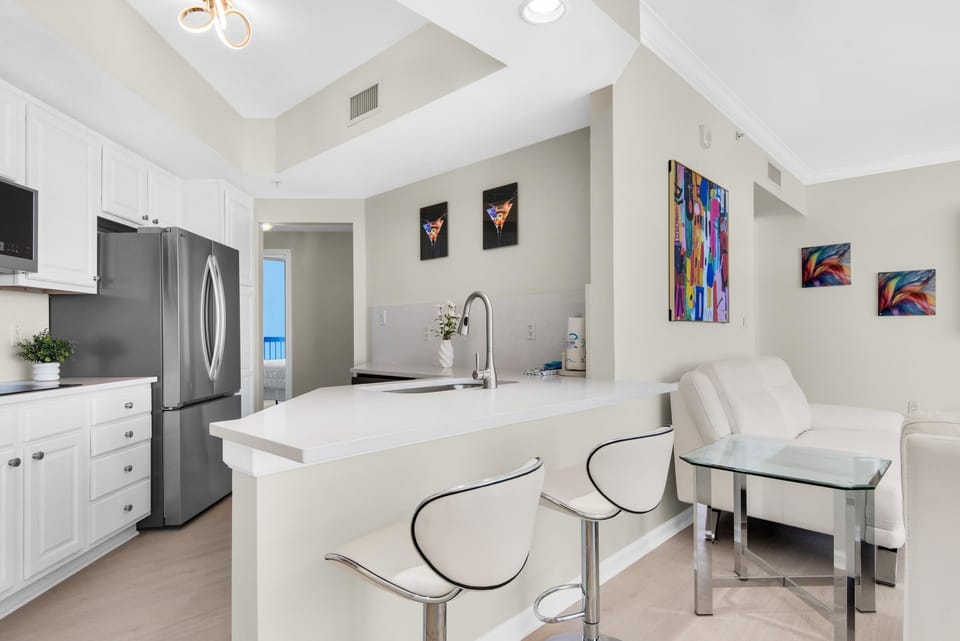 Condo, Multiple Beds (Silver Beach Towers 1003 West) | Interior