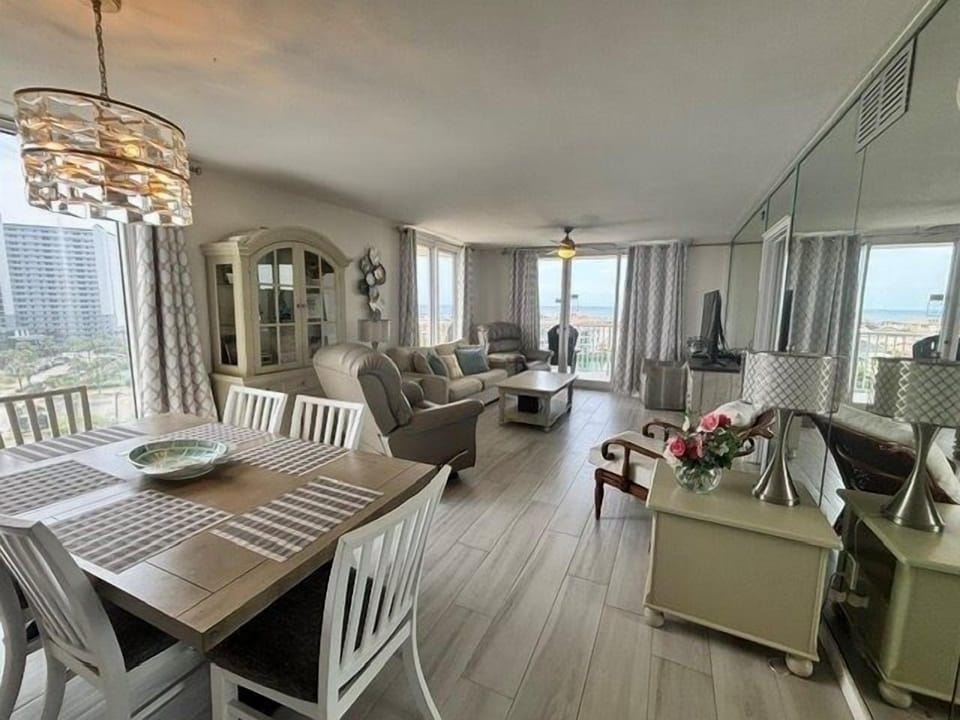 Architecture, Building, Dining Room, Dining Table, Furniture