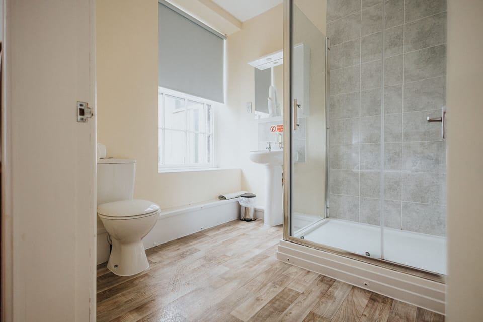 Shower, free toiletries, hair dryer, towels