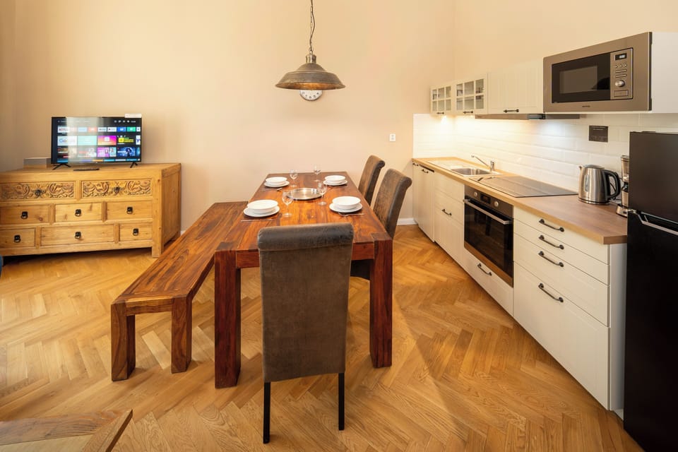Apartment | Private kitchen | Fridge, microwave, oven, stovetop