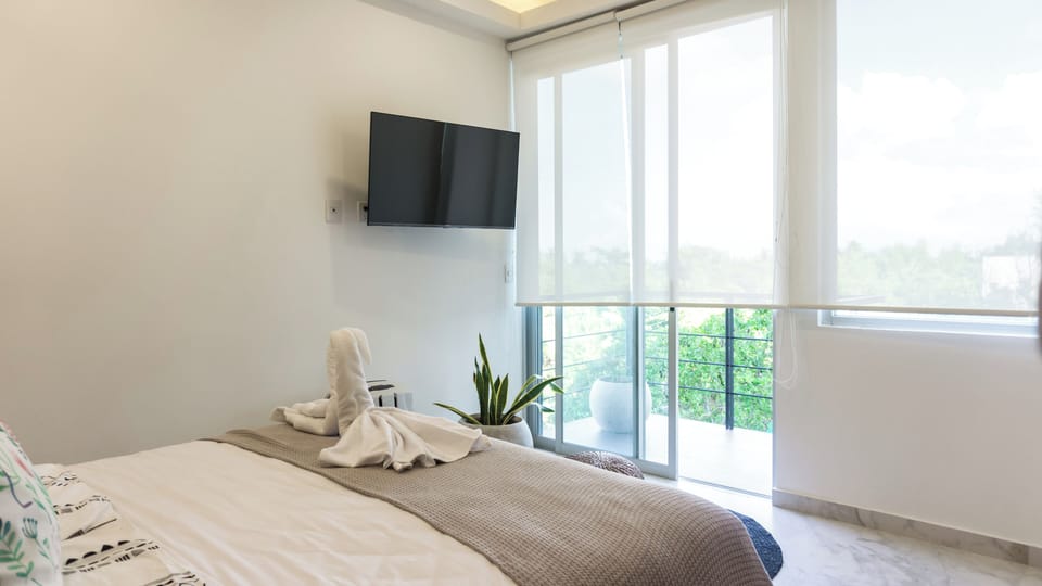 Luxury Studio Rooftop Pool and Jacuzzi Apartment in Playa del Carmen