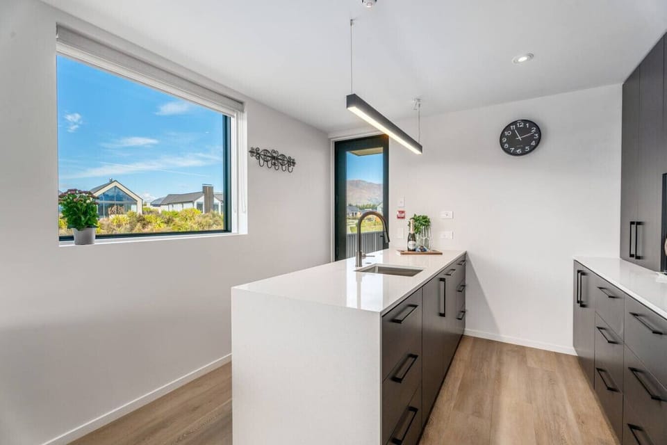 Full size fridge/freezer, dishwasher and equipped with everything you need in your home away from home