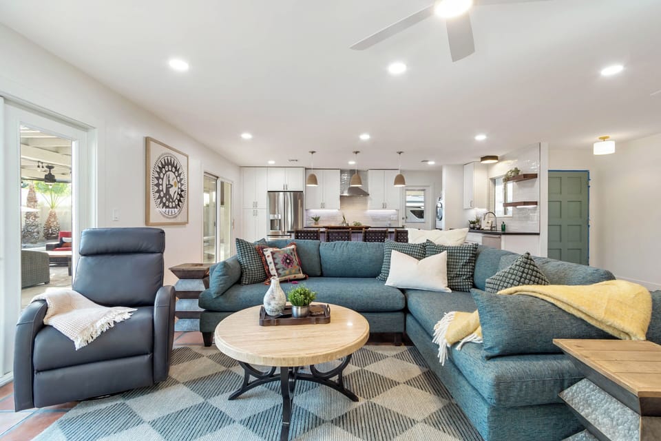 Living Room / Open Layout