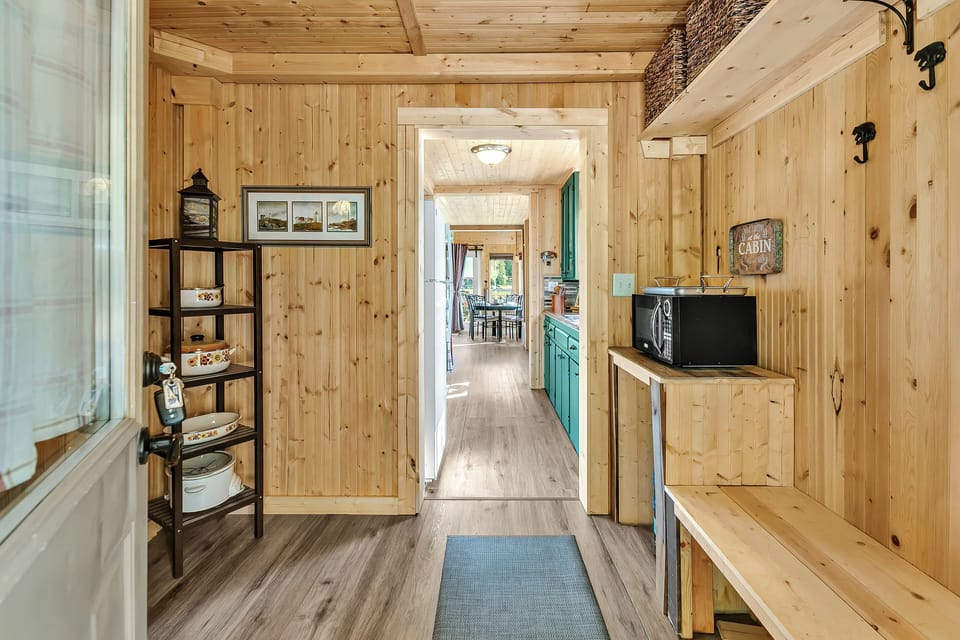 Entry and mudroom