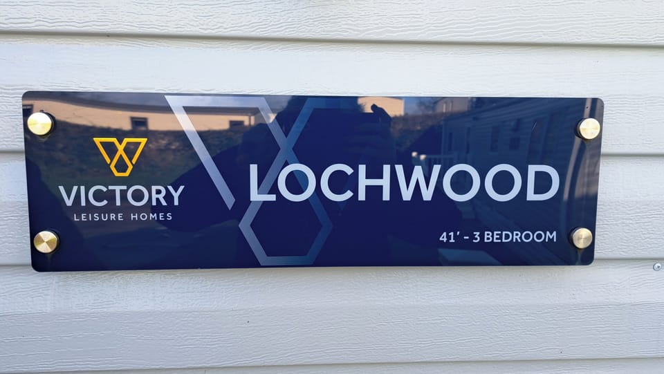 Showing the size 41 feet long