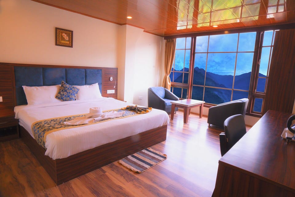 Deluxe Room, Mountain View | Soundproofing, WiFi (free)