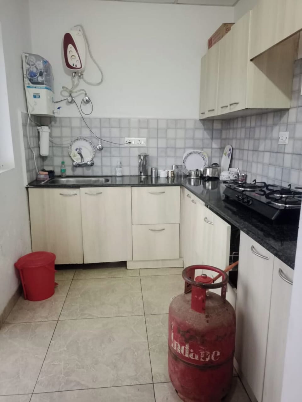 Deluxe Single Room, Balcony, Mountain View | Private kitchen | Fridge