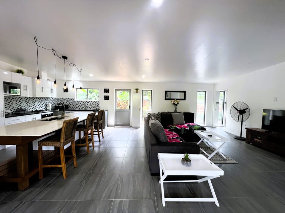 Deluxe House, 2 Bedrooms, Mountain View | Living area | 50-inch Smart TV with digital channels