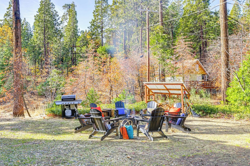 Private Yard | Fire Pit | Gas Grill