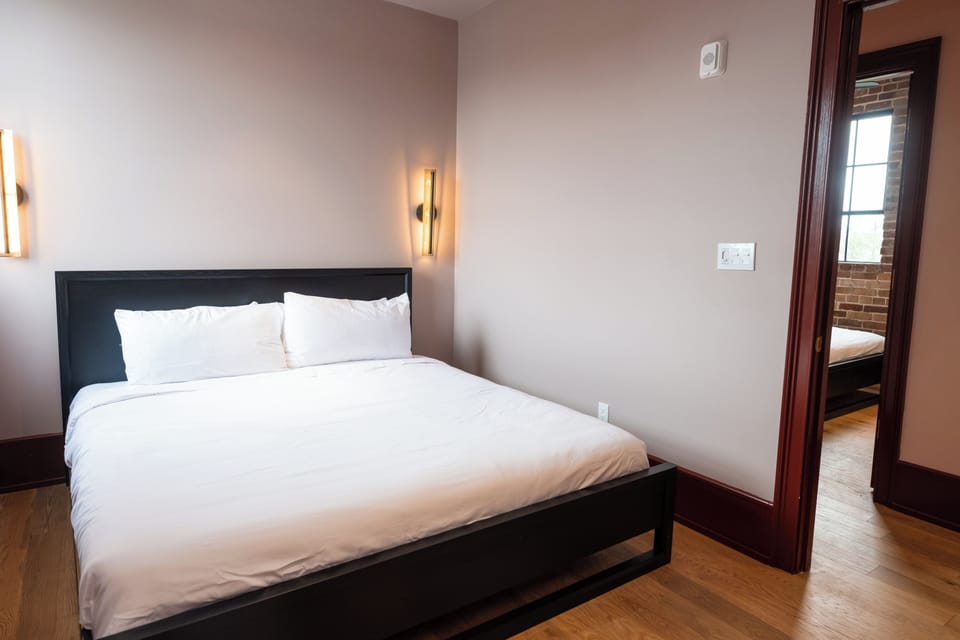 Suite, 4 Bedrooms, Non Smoking, Kitchen | 4 bedrooms, blackout drapes, free WiFi