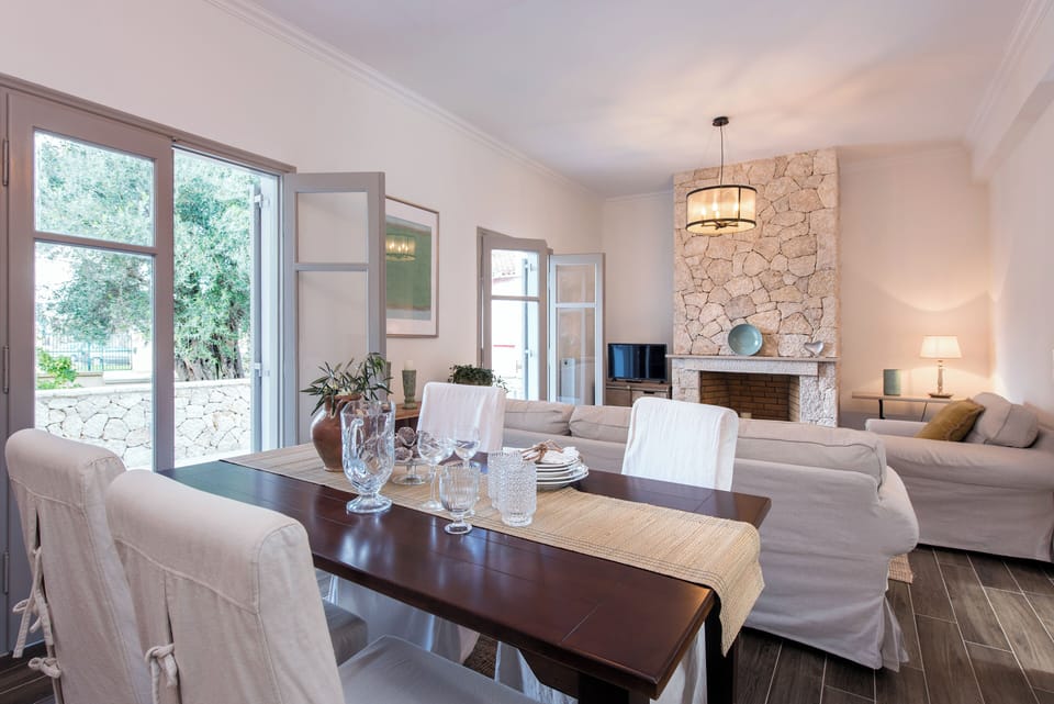 House | Living area | Flat-screen TV