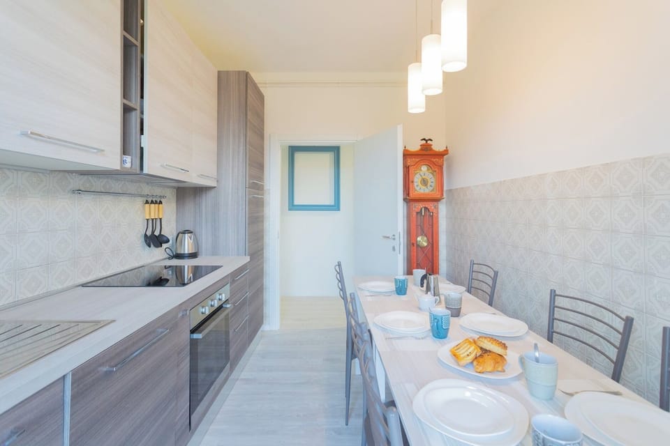 Apartment (2 Bedrooms) | Private kitchen | Fridge, microwave, oven, highchair