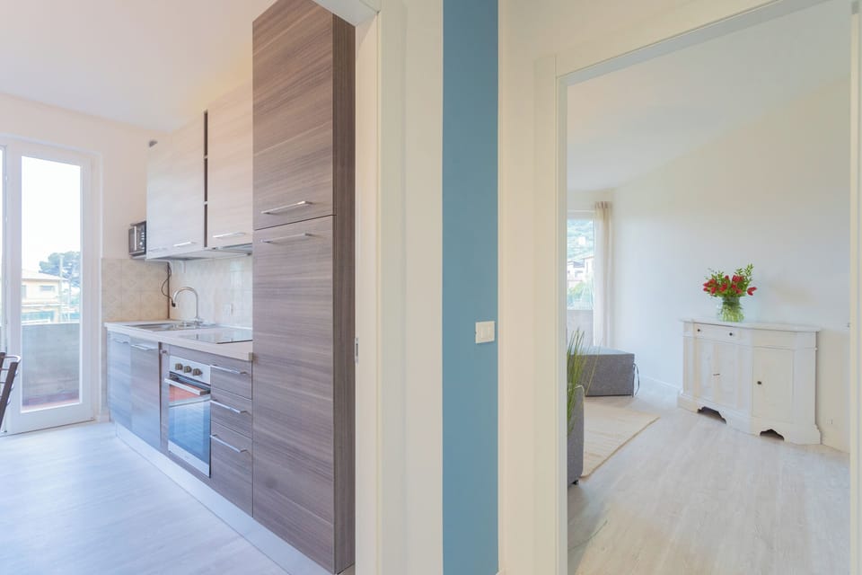Apartment (2 Bedrooms) | Private kitchen | Fridge, microwave, oven, highchair