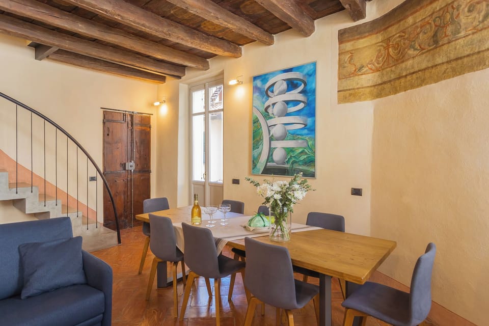 Apartment (3 Bedrooms) | Living area | 32-inch TV with cable channels