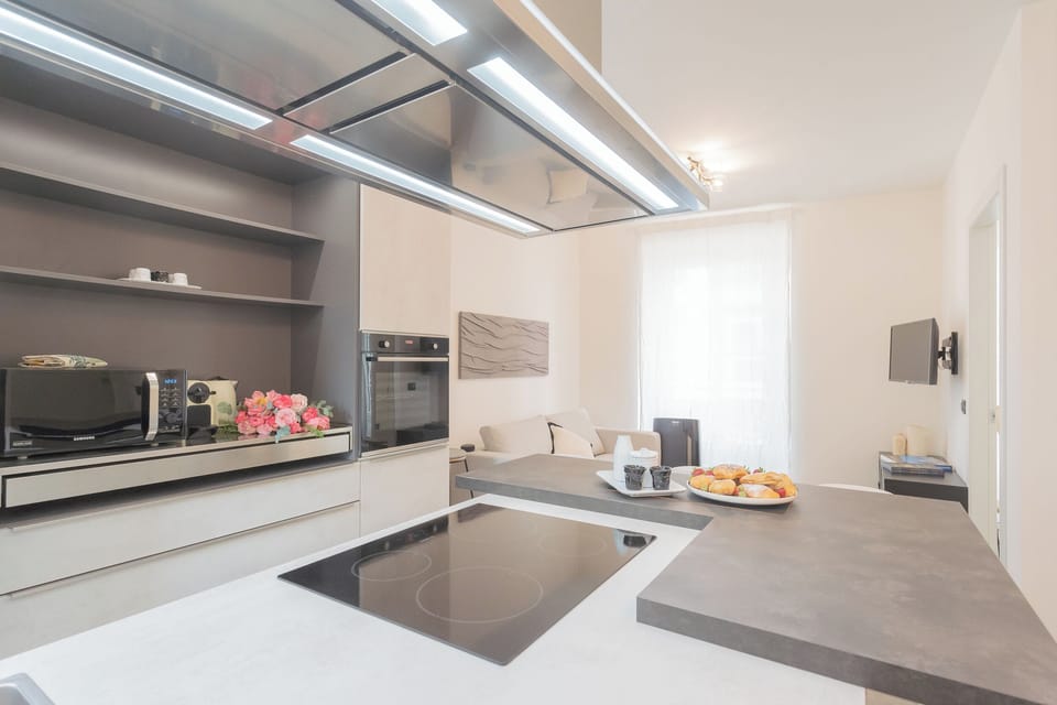 Apartment (1 Bedroom) | Private kitchenette | Microwave, oven, espresso maker, electric kettle